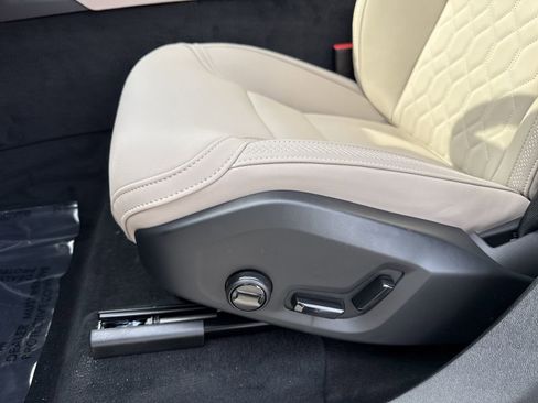 New 2026 Volvo XC90 B5 Plus image 11