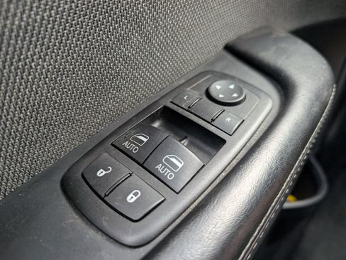 Used 2015 Dodge Challenger SXT w/ Driver Convenience Group RWD image 18