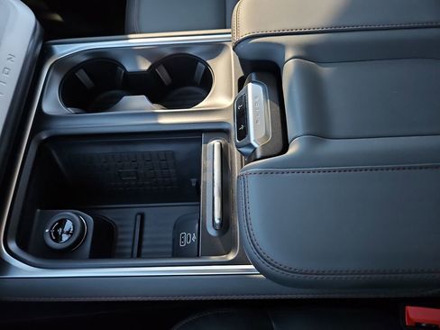 New 2025 Ford Expedition Active image 28