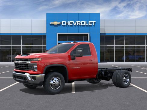 New 2025 Chevrolet Silverado 3500 LT w/ Convenience Package AWD/4WD image 6