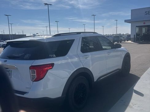 Used 2020 Ford Explorer XLT image 8