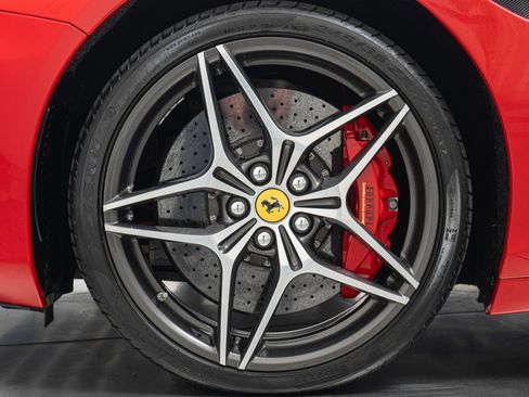 Used 2016 Ferrari California T image 10