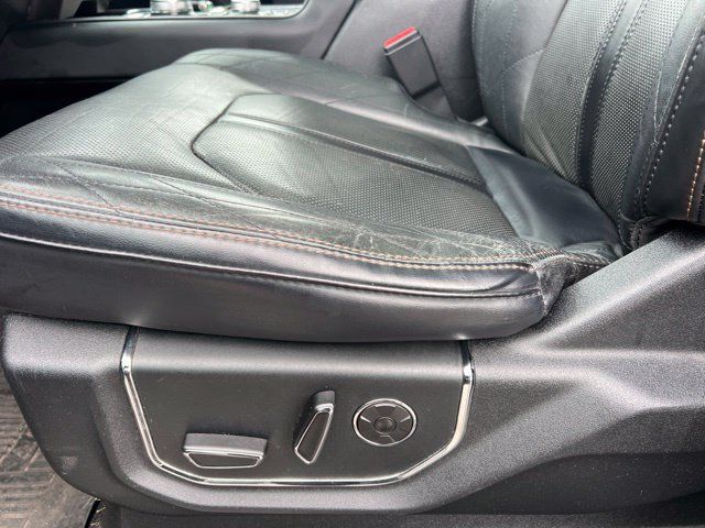 Used 2019 Ford Expedition Max Platinum AWD/4WD image 26