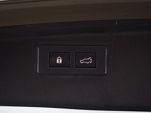 Used 2025 Subaru Outback Premium AWD/4WD image 17