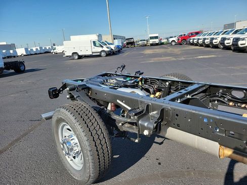 New 2026 Ford F350 XL w/ XL Chrome Package image 7