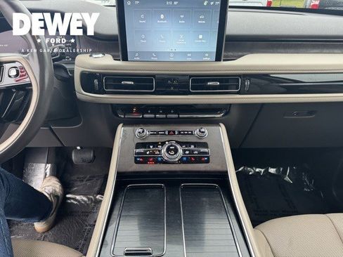 Used 2021 Lincoln Aviator Reserve w/ Equipment Group 201A image 17