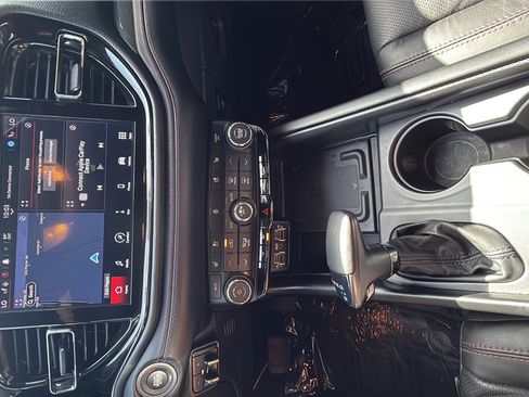 Used 2022 Dodge Durango R/T w/ Blacktop Package AWD/4WD image 19