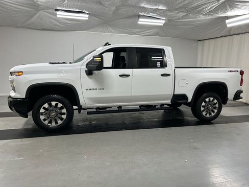 Used 2024 Chevrolet Silverado 2500 Custom w/ Custom Value Package AWD/4WD image 6