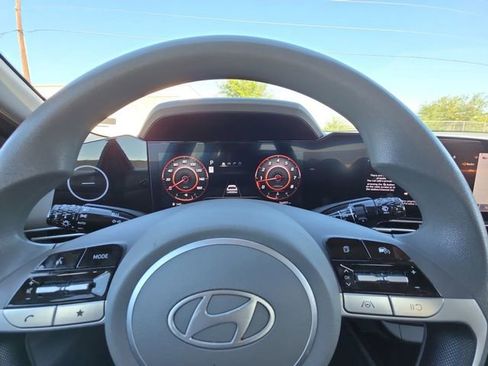 Used 2024 Hyundai Elantra SEL FWD image 25
