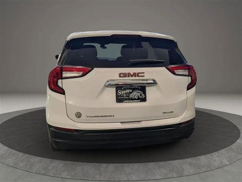 Used 2022 GMC Terrain SLE w/ Driver Convenience Package image 4