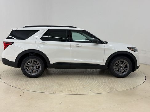 New 2026 Ford Explorer Active w/ Active Comfort Package AWD/4WD image 8