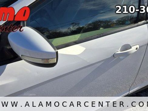 Used 2017 Ford Focus SE image 7