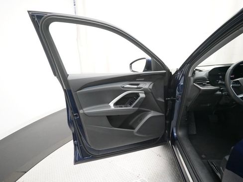 Used 2025 Audi Q5 Premium Plus w/ Premium Plus image 16