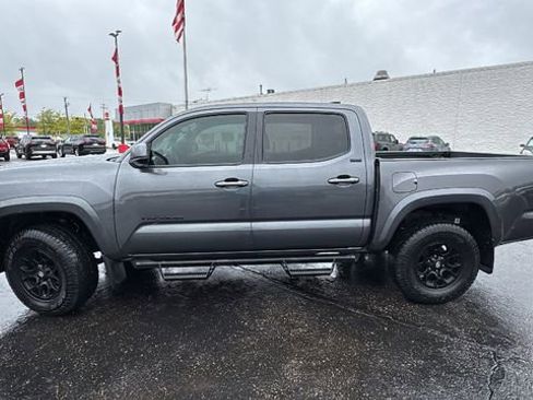 Used 2022 Toyota Tacoma SR5 image 2