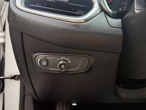 Used 2019 Chevrolet Equinox LS AWD/4WD image 15