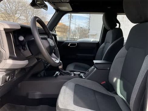 Used 2022 Ford Bronco Base image 12