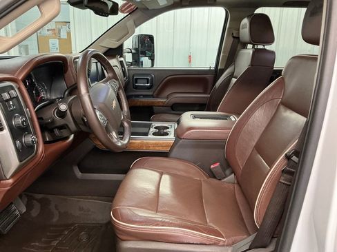 Used 2017 Chevrolet Silverado 2500 High Country w/ Duramax Plus Package AWD/4WD image 12