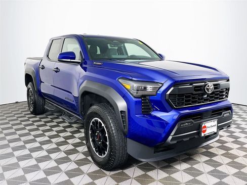 Used 2025 Toyota Tacoma TRD Off-Road image 1