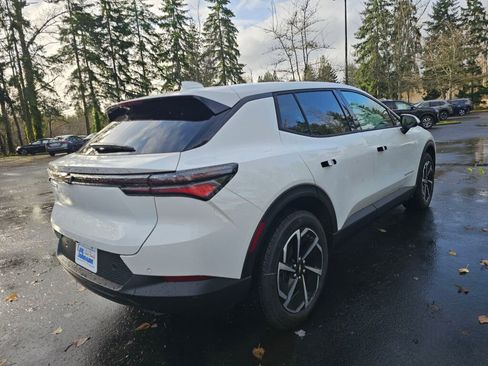 New 2026 Chevrolet Equinox EV LT image 5
