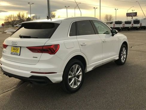 Used 2025 Audi Q3 2.0T Premium image 8