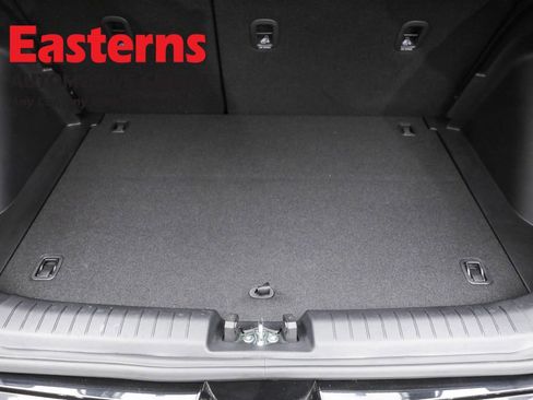 Used 2025 Hyundai Venue SE image 9