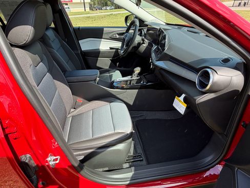 New 2026 Chevrolet Trax LT w/ Driver Confidence Package FWD image 24