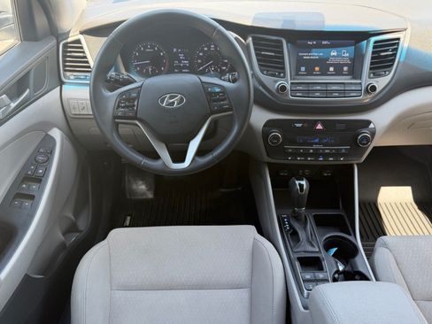 Used 2018 Hyundai Tucson Value AWD/4WD image 18