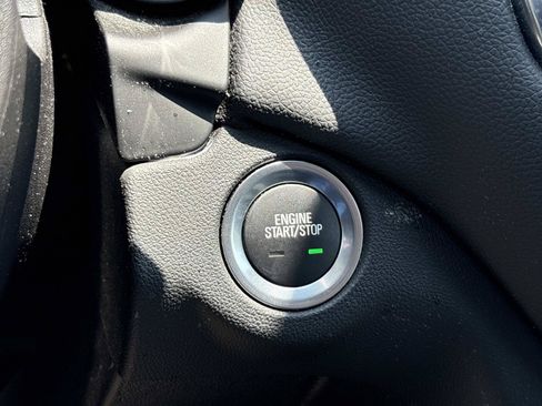 Used 2024 Chevrolet Equinox LT FWD image 21