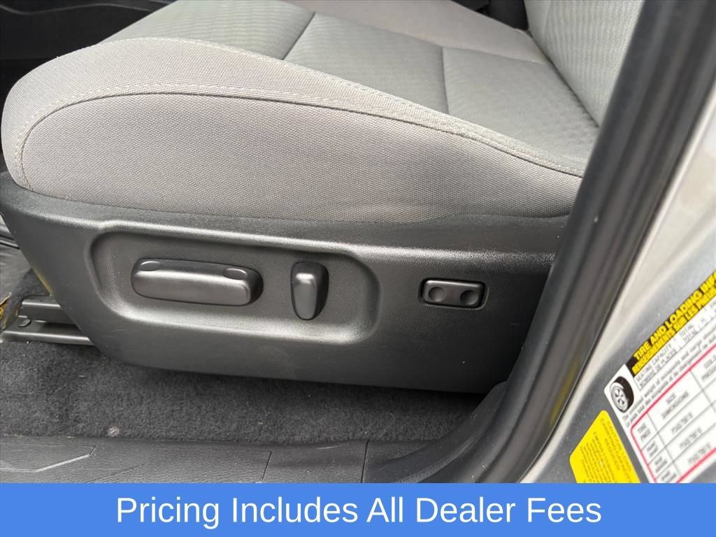 Used 2023 Toyota Tacoma SR5 w/ Technology Package AWD/4WD image 17