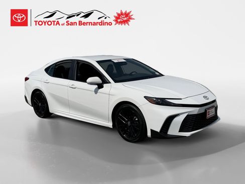 Certified 2025 Toyota Camry SE w/ Convenience Package image 7