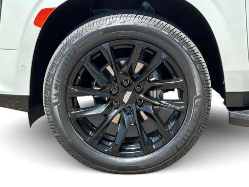 Used 2021 Cadillac Escalade Premium Luxury w/ LPO, Illumination Package AWD/4WD image 8