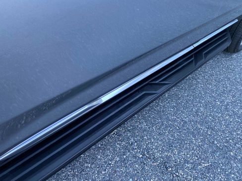 Used 2021 Cadillac Escalade Premium Luxury image 11