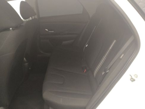 Used 2024 Hyundai Elantra SEL FWD image 18