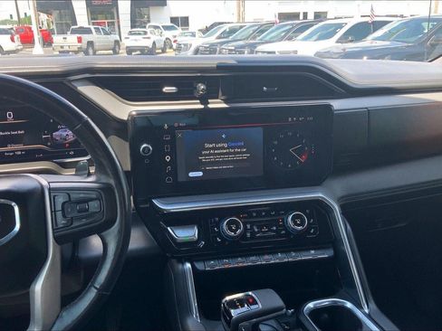 Used 2023 GMC Sierra 1500 Denali w/ Technology Package AWD/4WD image 6