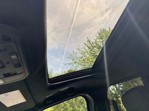 Used 2024 Toyota Tacoma TRD Sport AWD/4WD image 26