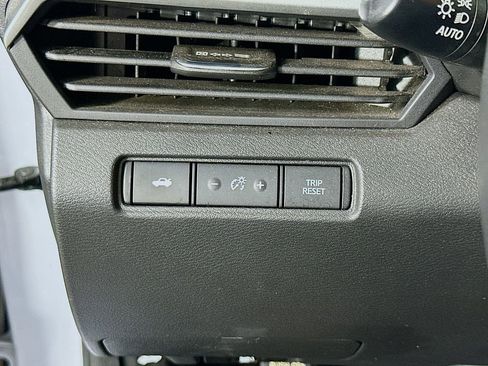 Used 2023 Nissan Altima 2.5 SR FWD image 21