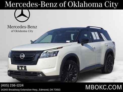 Used 2023 Nissan Pathfinder Platinum AWD/4WD image 1