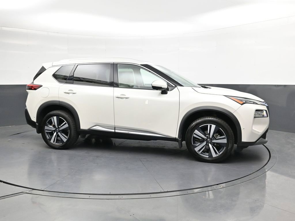 Certified 2023 Nissan Rogue SL w/ SL Premium Package AWD/4WD image 4