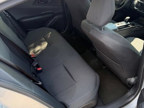 Used 2025 Toyota Prius LE FWD image 10