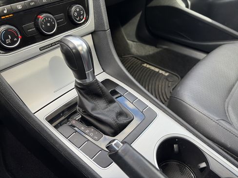 Used 2013 Volkswagen Passat 2.5 SE image 39