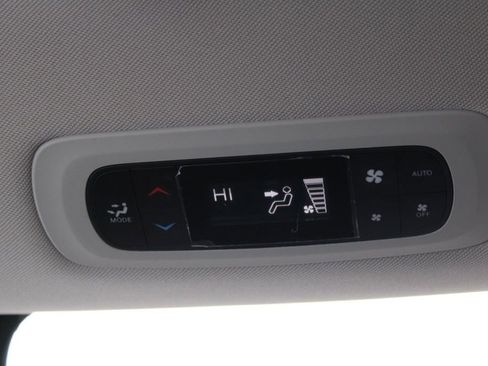 Used 2017 Chrysler Pacifica Touring-L Plus w/ Advanced Safetytec Group image 30