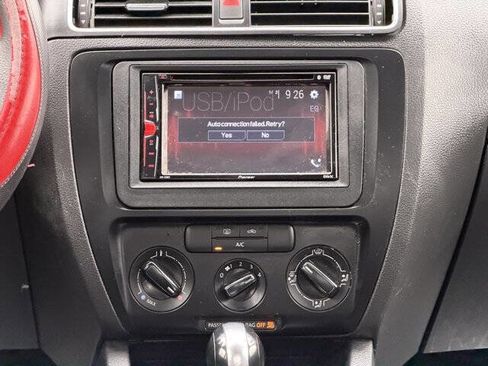 Used 2013 Volkswagen Jetta S image 16