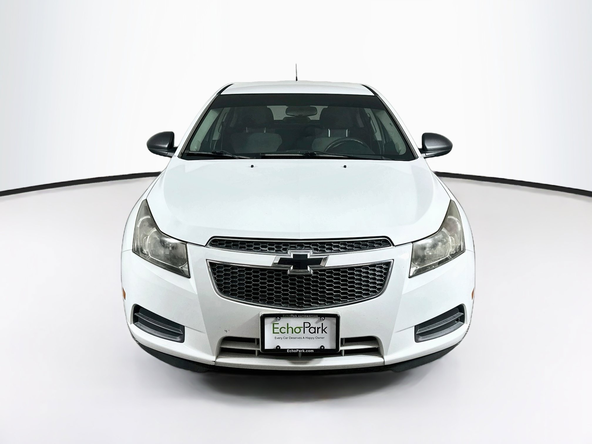 Used 2014 Chevrolet Cruze LS FWD image 2