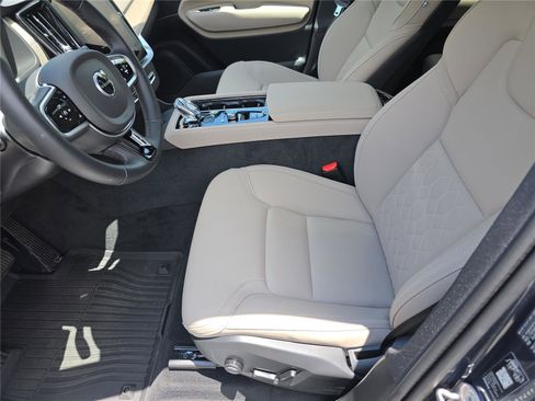 Used 2026 Volvo XC90 B5 Core w/ Protection Package Premier AWD/4WD image 21