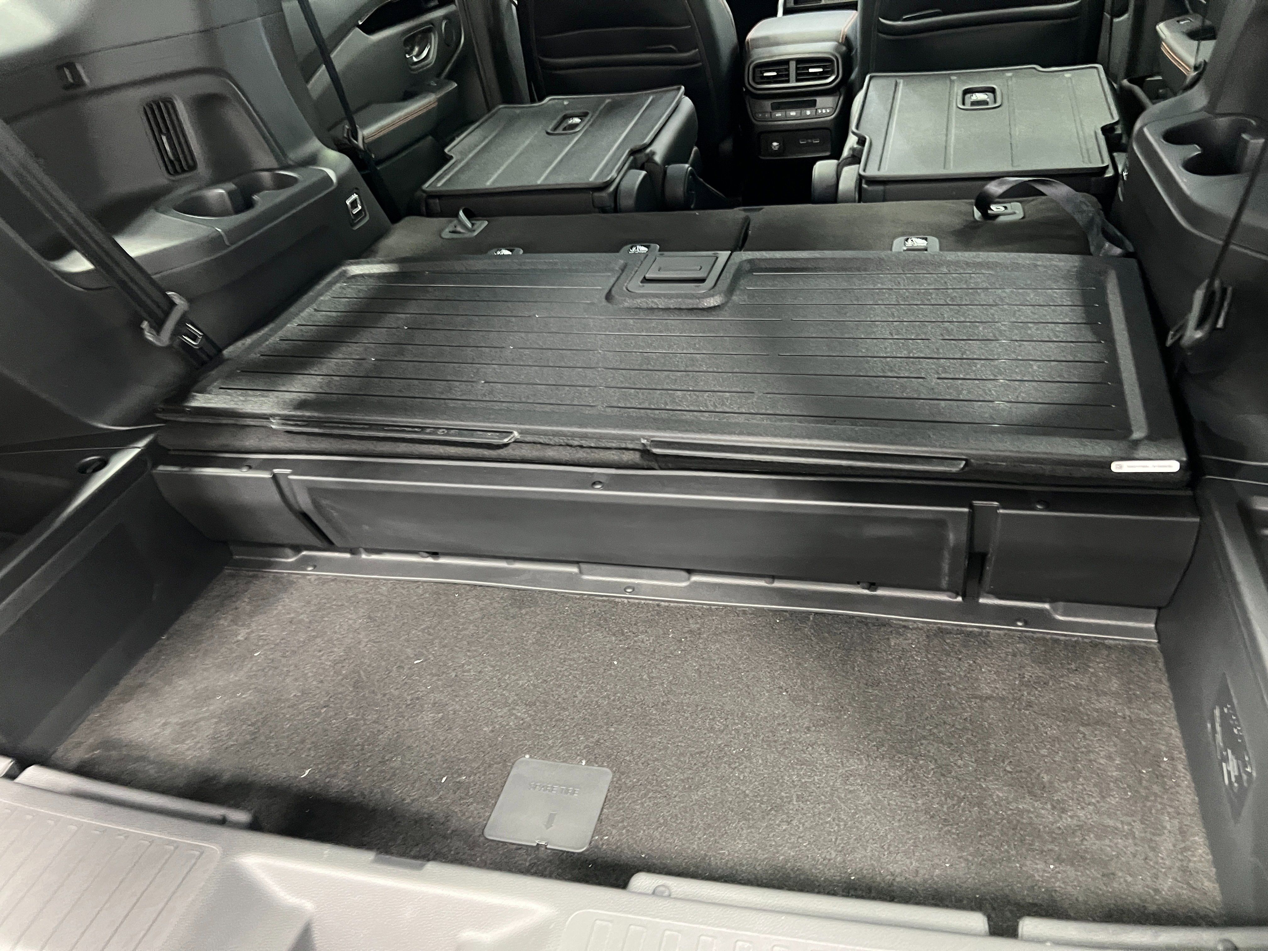 Used 2025 Honda Pilot TrailSport image 37