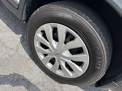 Used 2016 Nissan Rogue S AWD/4WD image 16