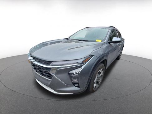 Used 2025 Chevrolet Trax LT image 4