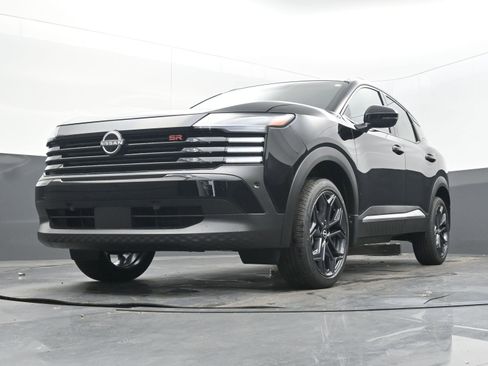 New 2025 Nissan Kicks SR image 24