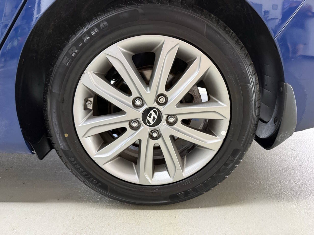 Used 2016 Hyundai Elantra SE w/ Option Group 02 FWD image 29
