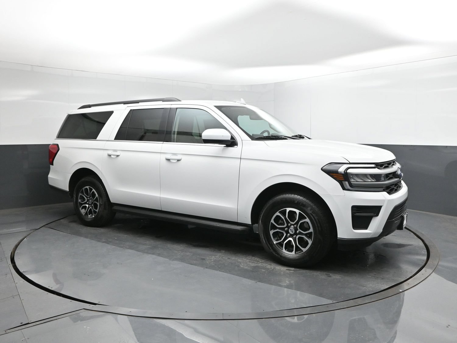 Used 2024 Ford Expedition Max XLT AWD/4WD image 26